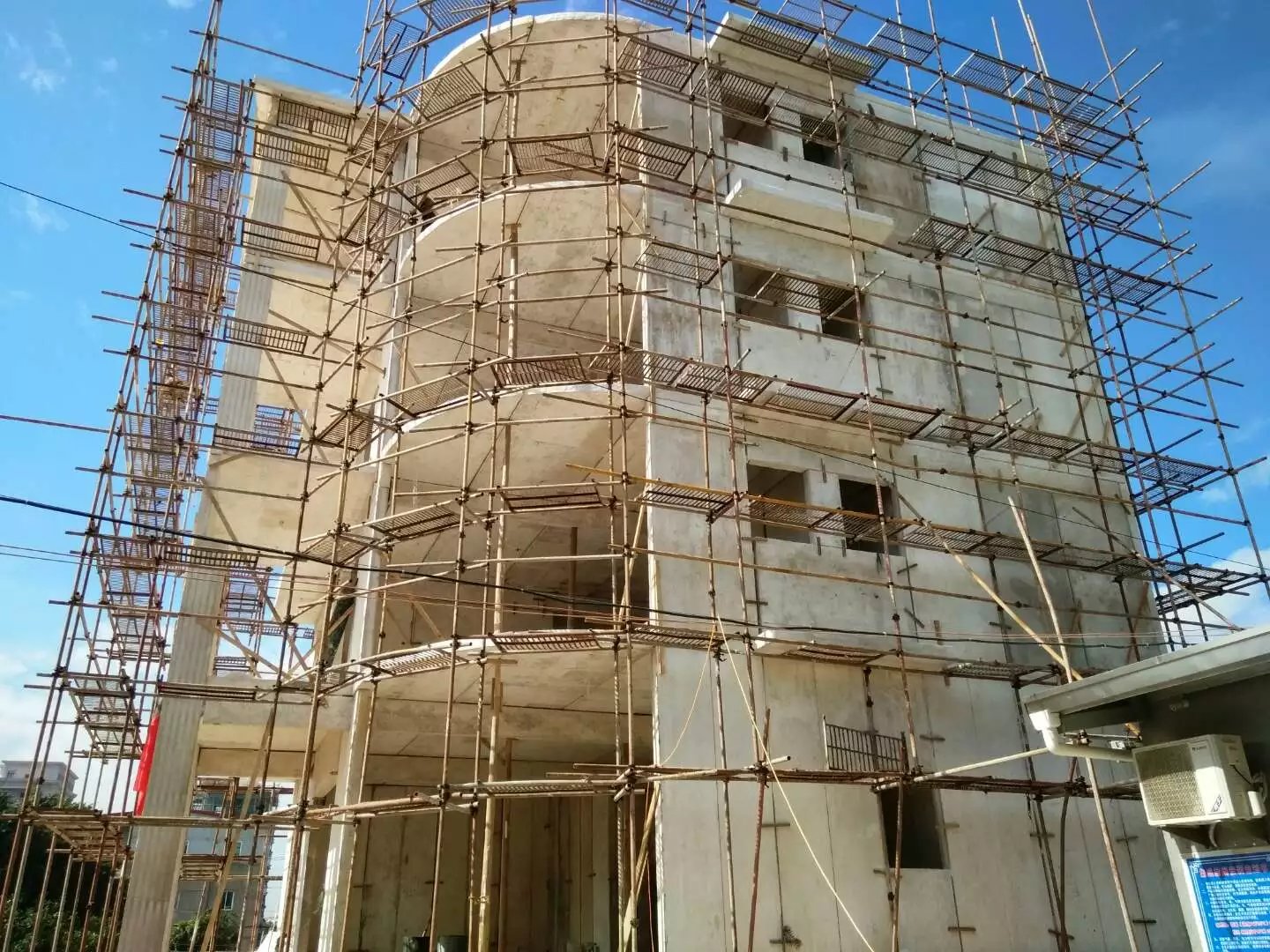 桦甸星河绿色环保装配式建材在福建修建的五层别墅建筑